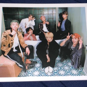 Sökes bts wings group  - Söker detta wings kort någon som har och vill sälja?