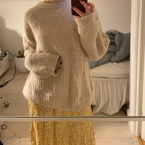 Stickad tröja - Jätte fin och skön stickad tröja från envii, nästan helt oanvänd. Något oversized och säljer då den inte kommit till användning 