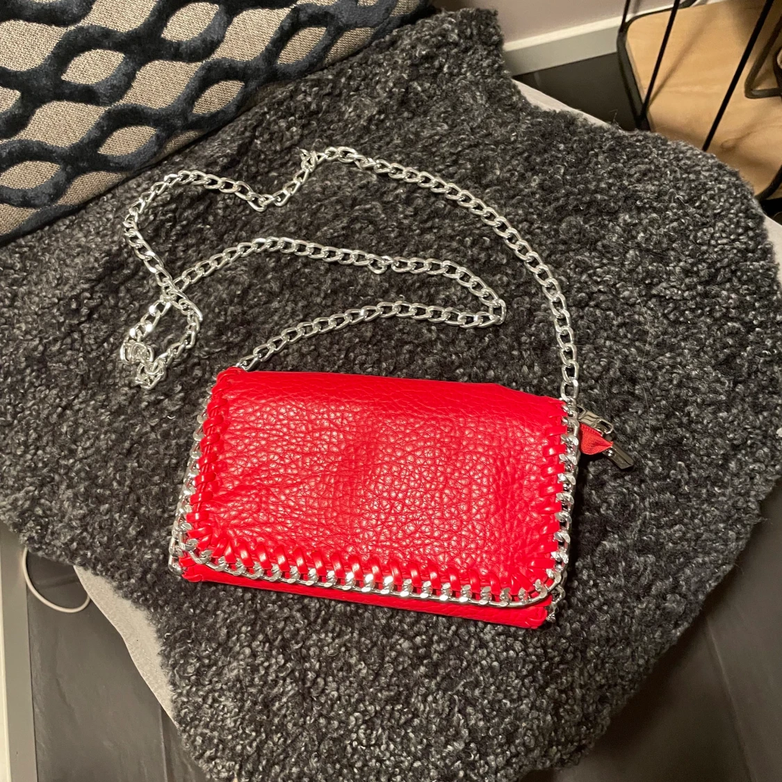 Röd tiamo väska  - 90