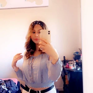 Blus - Söt blus som jag använt en gång bara. Den är i bra skick 