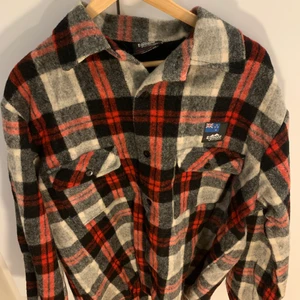 Egmont New Zealand   - Bra skick. Finns i Vallentuna men kan även mötas upp i city. 