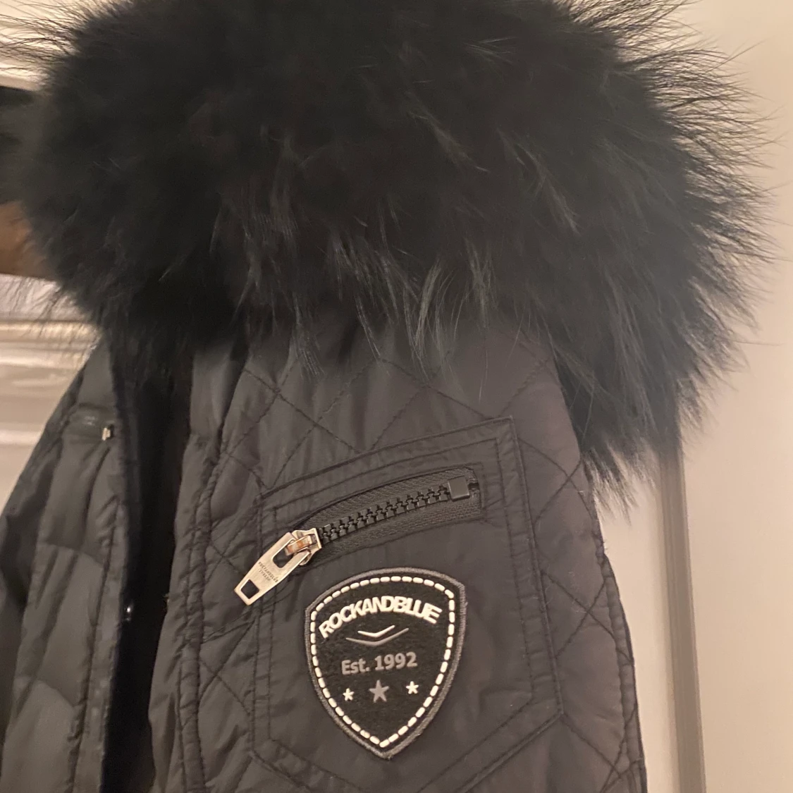 rock and blue jacka  - 91