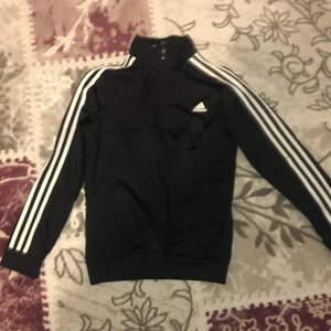 Adidas kofta  - En adidas kofta i bra skick 