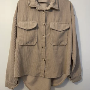 En fin och skönt ytterkläder i stl m - Pm vid intresse 