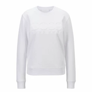 Hugo boss tröja dam - Hugo boss tröja dam, i vit. Väldigt fin och silren tröja, tröjan går mer mot creamvit än kritvit. Passar både S och XS. Nypris: 1200kr, priset går att diskutera vid snabbköp!