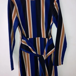 Playsuit inthestyle - Playsuit från inthestyle. 