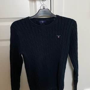 Kabelstickad tröja från Gant - Stretchig & snygg tröja från Nike, använd fåtal gånger
