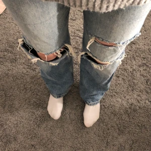 Blå Jeans - Jeans från Gina Tricot i strl 38 i mycketbra skick! 🤩 Köparen står för frakten ☺️
