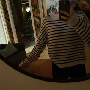 Mysig tröja från NA-KD - Varm och mysig tröja ifrån NA-KD, jag har andvändt den 2-3 gånger, köparen står för frakt😘🥰😍