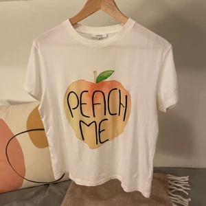 GANNI t-shirt  - Supersöt t-shirt från Ganni 🤩