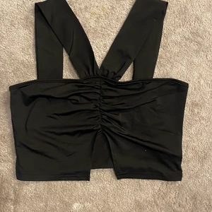 Topp - Fin fest topp så var för stor på mig, storlek L men sitter som en S/M frakt tillkommer 