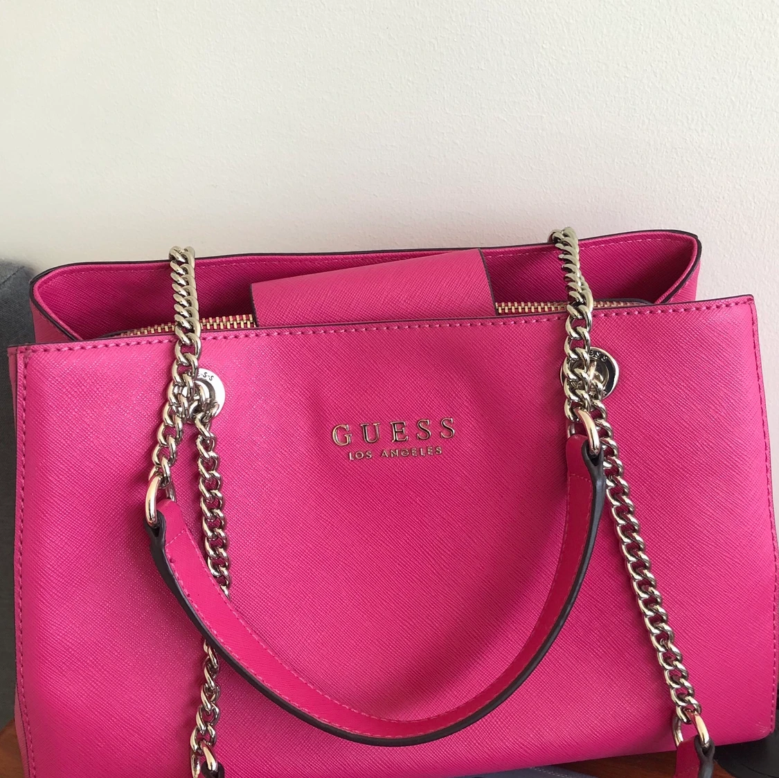 Guess handväska rosa girlfriend