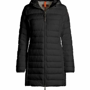 Parajumpers dunjacka  - En fin dunjacka använd några gånger helt fräsch och fin. Inga skador alls! Priset kan diskuteras vid snabbaffär. 