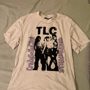 Tröja - TLC tröja, storlek small men passar bra på Medium!