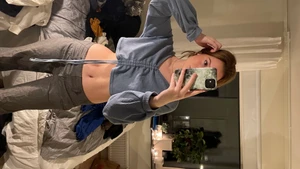 Topp - En topp som går att ha på lite olika sätt, sitter fint. Skönt material. Superfin färg!! Storlek xs 