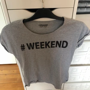 T-shirt - Super fin t-shirt från ullared. Köptes 2021 men har bara använt typ 2 gånger 🌟