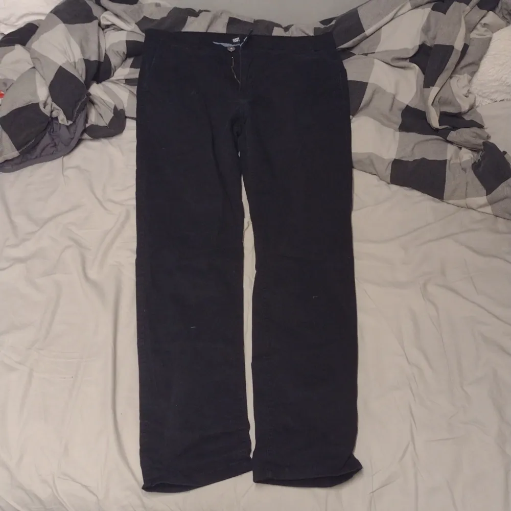 Black chinos size xxl from lager157. Barely used. Nice for matching basically any outfit! . Jeans & Byxor.