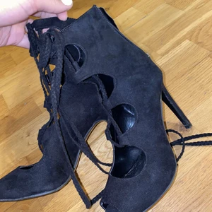 Sandaletter  - Sommarskor i strl 38, använda en gång. Fraktas ej