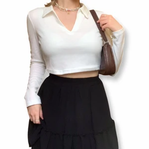 Topp - Jättefin topp som tyvärr inte kommer till användning och som är i nyskick! Köparen står för frakten 🤎