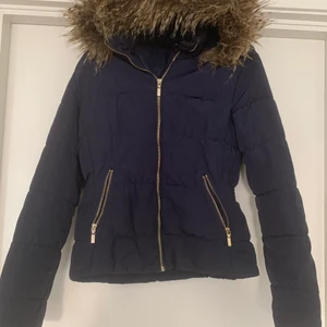 Jacka  - Blå jacka i fint skick 