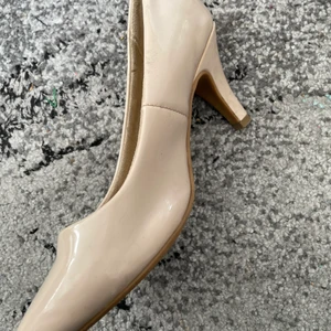 Söta skor med liten klack  - Använda några gånger. Original pris 379kr 