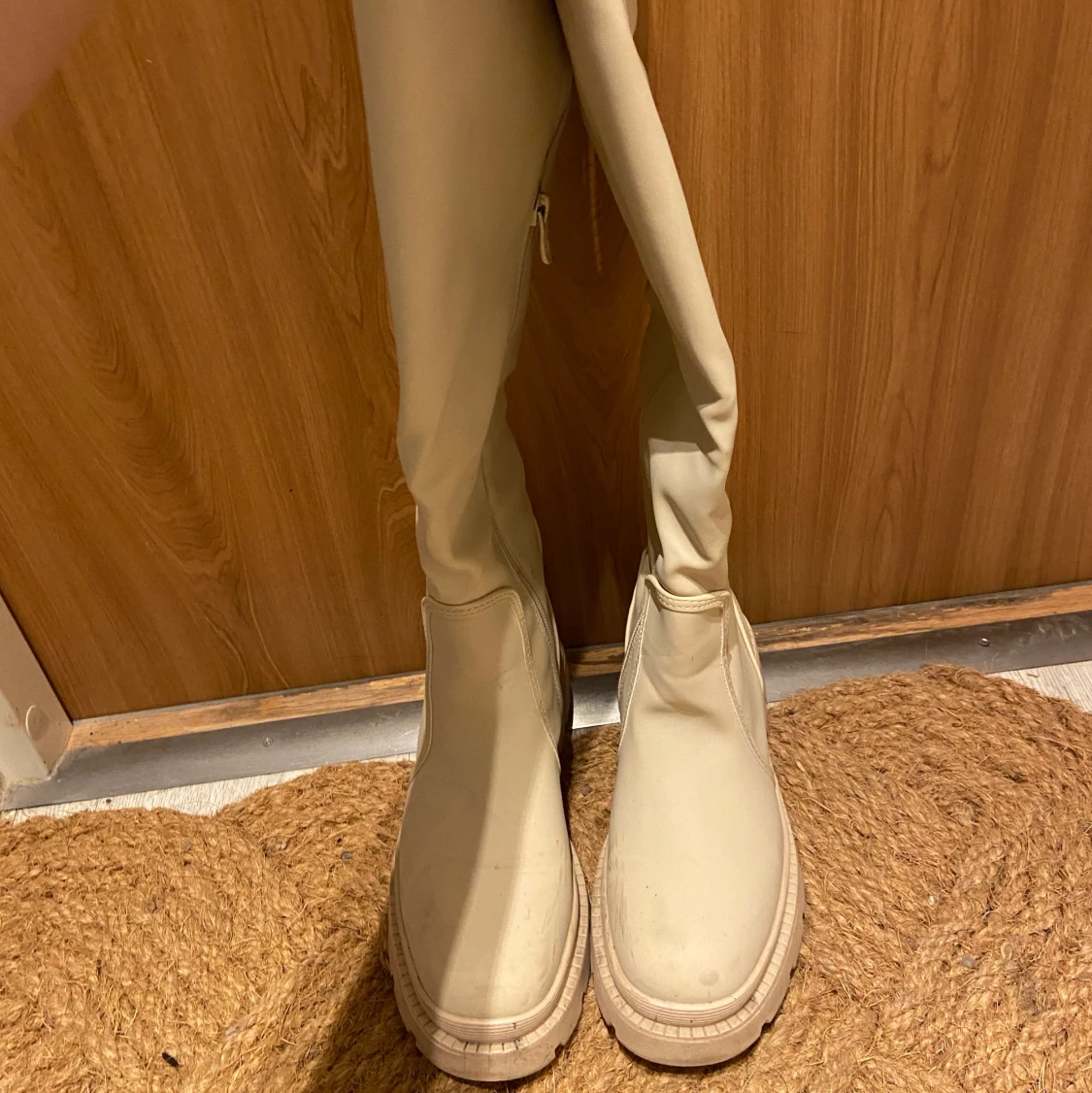 Beige boots strlk 36 - 90