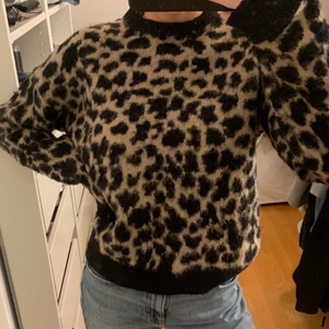 Stickat - Jättecool stickad tröja ifrån Nakd. Fraktar bara! 🤍