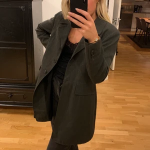 Grå blazer  - Grå blazer strl M/L!🤍 köparen står för frakt 