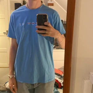 T-Shirt från Carlings - Knappt använd då jag inte har något som matchar med färgen (som typ är baby blue). Jätteskön och ser väldigt bra ut