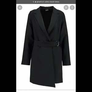 Ginatricot kavajklänning - Strl 40. 50kr