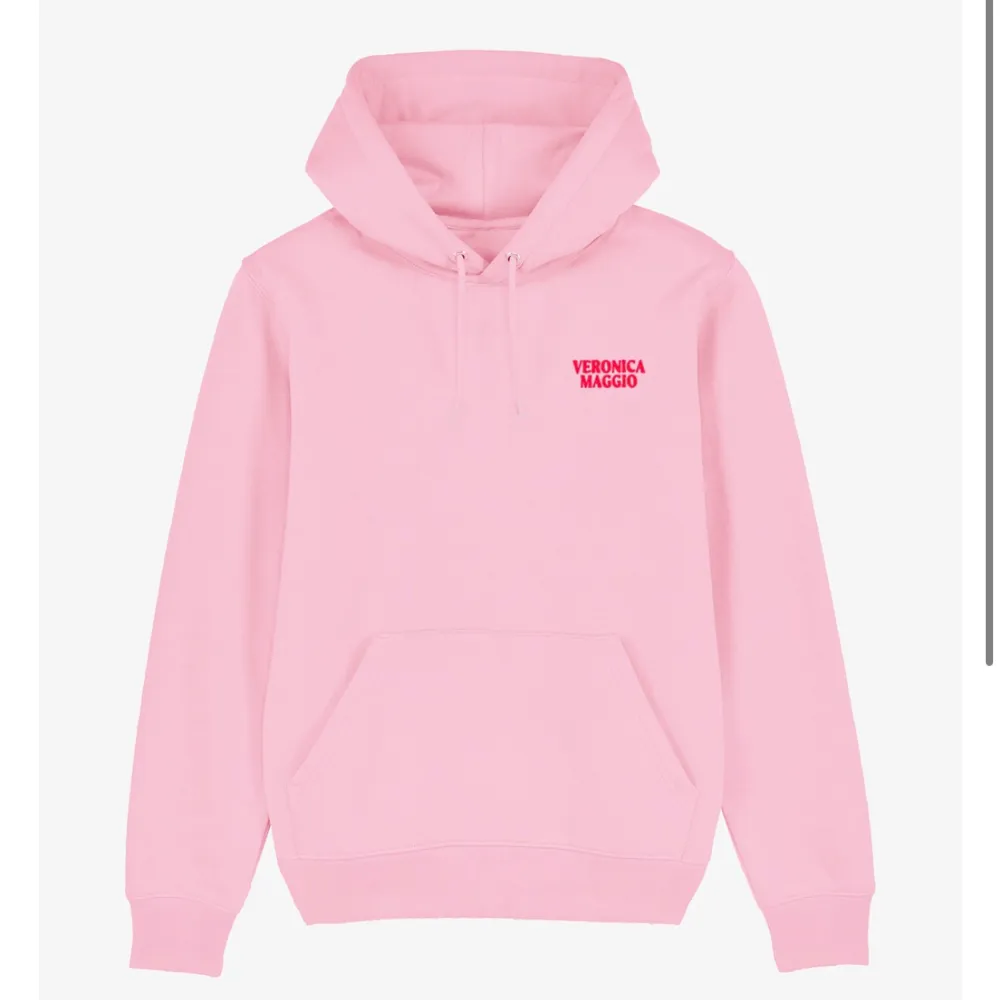 Heeej jag söker denna hoodie, om du har den & vill sälja får du jättegärna höra av dig till mig💘✨💘Storlek s/m/l spelar inte så stor roll!. Hoodies.