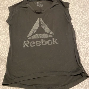 Reebok tränings T-shirt Stl xs - Reebok tränings T-shirt Stl xs