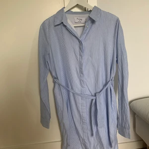 Skjortklänning  - Aldrig använd och superfin till sommaren🥰