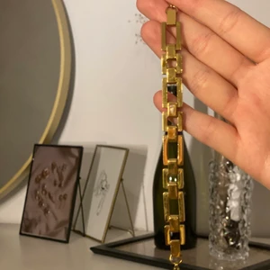 Edblad Deco Bracelet Gold - Armband från Edblad. Hur fint som helst! Använt ett fåtal gånger. Helt nickelfritt i rostfritt stål! Frakt 13kr. 