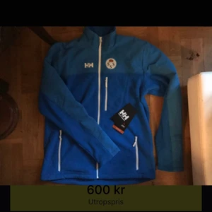 Helly Hansen jacka - Helly Hansen jacka, blå, aldrig använd i strl XL