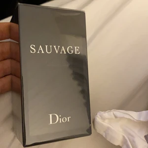 Dior sauvage parfym - Oöppnad dior sauvage parfym som skulle vara en present, nypris 790kr köpt på kicks