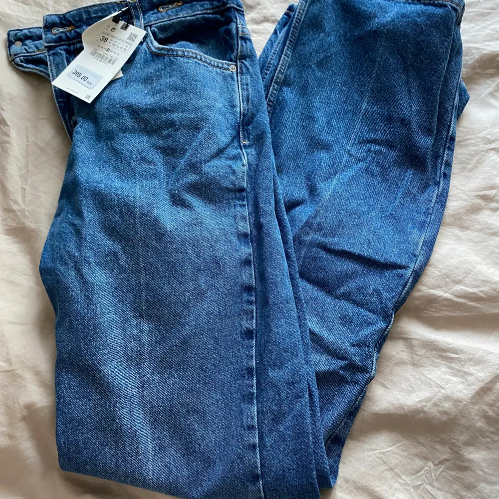 Oanvända jeans från zara: tailor full length . Jeans & Byxor.
