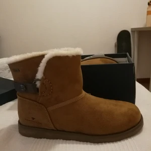 Stövletter - Helt nya och oanvända stövletter i storlek 38. Perfekta till vintern. 