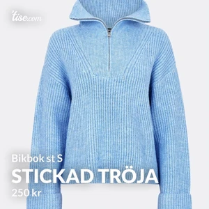 Stickad tröja blå BIKBOK S  - Säljer denna tröja som jag köpt för bara ett par dagar sedan men som jag nu tappat bort kvittot till och kan inte lämna tillbaka. Helt ny endast testat den.