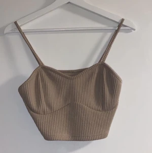 Nelly Linne - Jättefint linne från Nelly, använt någon enstaka gång. Superskönt och bra material! 