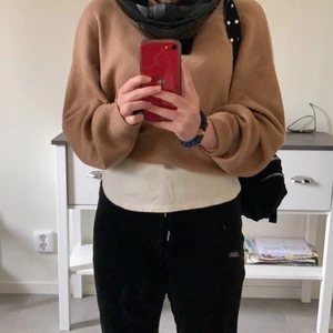 Brun tröja😙 - Säljer även denna bruna tröja som inte kommer till användning! Nästan helt oanvänd👍🏼