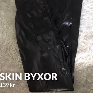 Skin byxor som är använda enstaka gånger✨ny pris:220kr mitt pris:139kr som nya❤️kan fraktas eller mötas upp i Norrköping