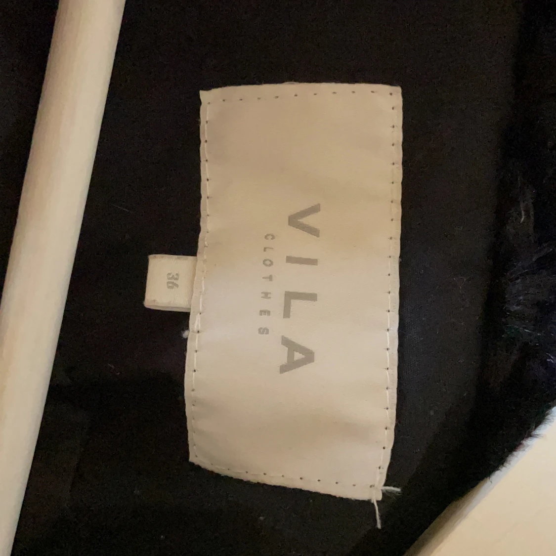 Svart fluff jacka från VILA - 91