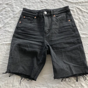 Längre shorts - H&M 🌻 - Fint skick! 