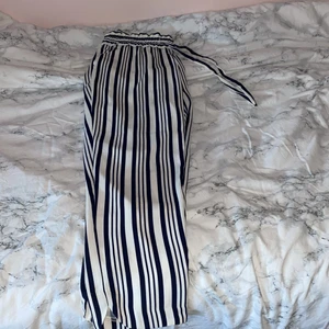 Kostymbyxor  - -Helt nya -Skönt material 