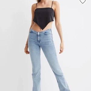 Jeans - Jättefina jenaa som är helt slutsålda online. Frakt tillkommer!! Bud :150