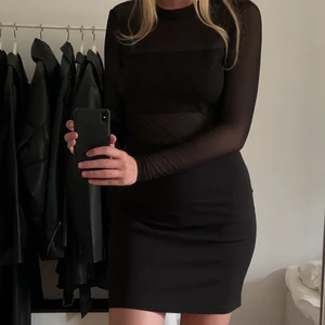 Klänning  - Mesh klänning från bikbok i storlek L. Säljer för 200kr 🧛🏽