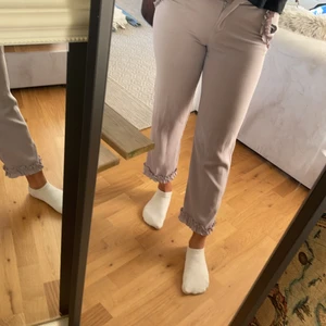 Byxor river island  - Byxor från river island med volang 