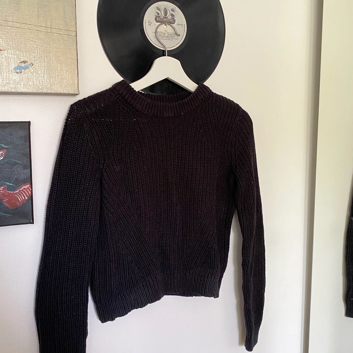 Stickad svart tröja