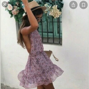 Zara klänning - (Lånade bilder!!!!) Lila klänning från zara. Strl M men skulle säga passar S/M. Säljes pga kommer inte till använding. Den är aldrig använd endast testad!